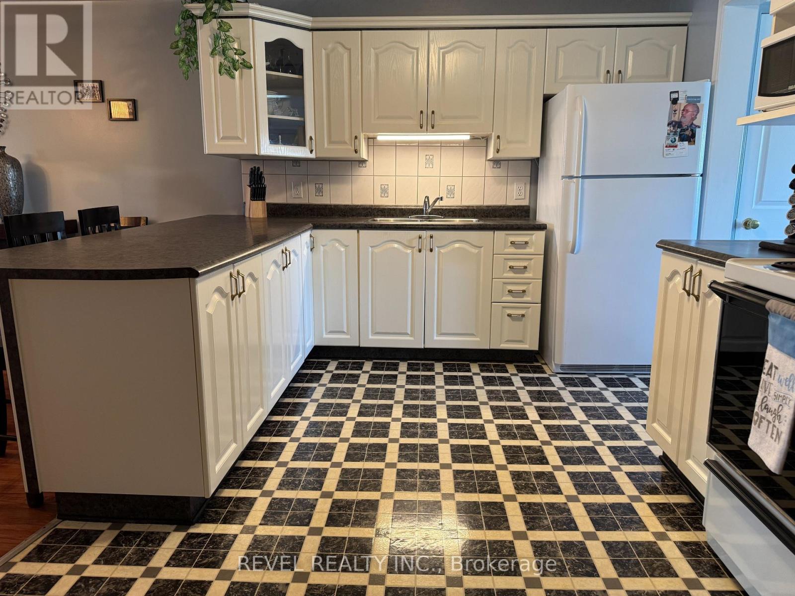 214 BIRCH STREET S - Image 14