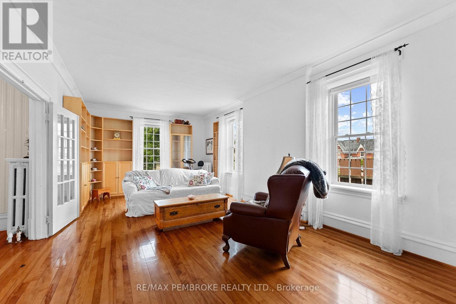 233 CATHERINE STREET - Image 11