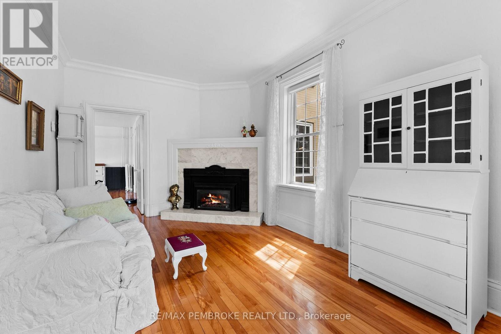 233 CATHERINE STREET - 16