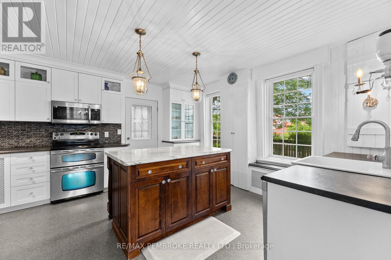 233 CATHERINE STREET - 17