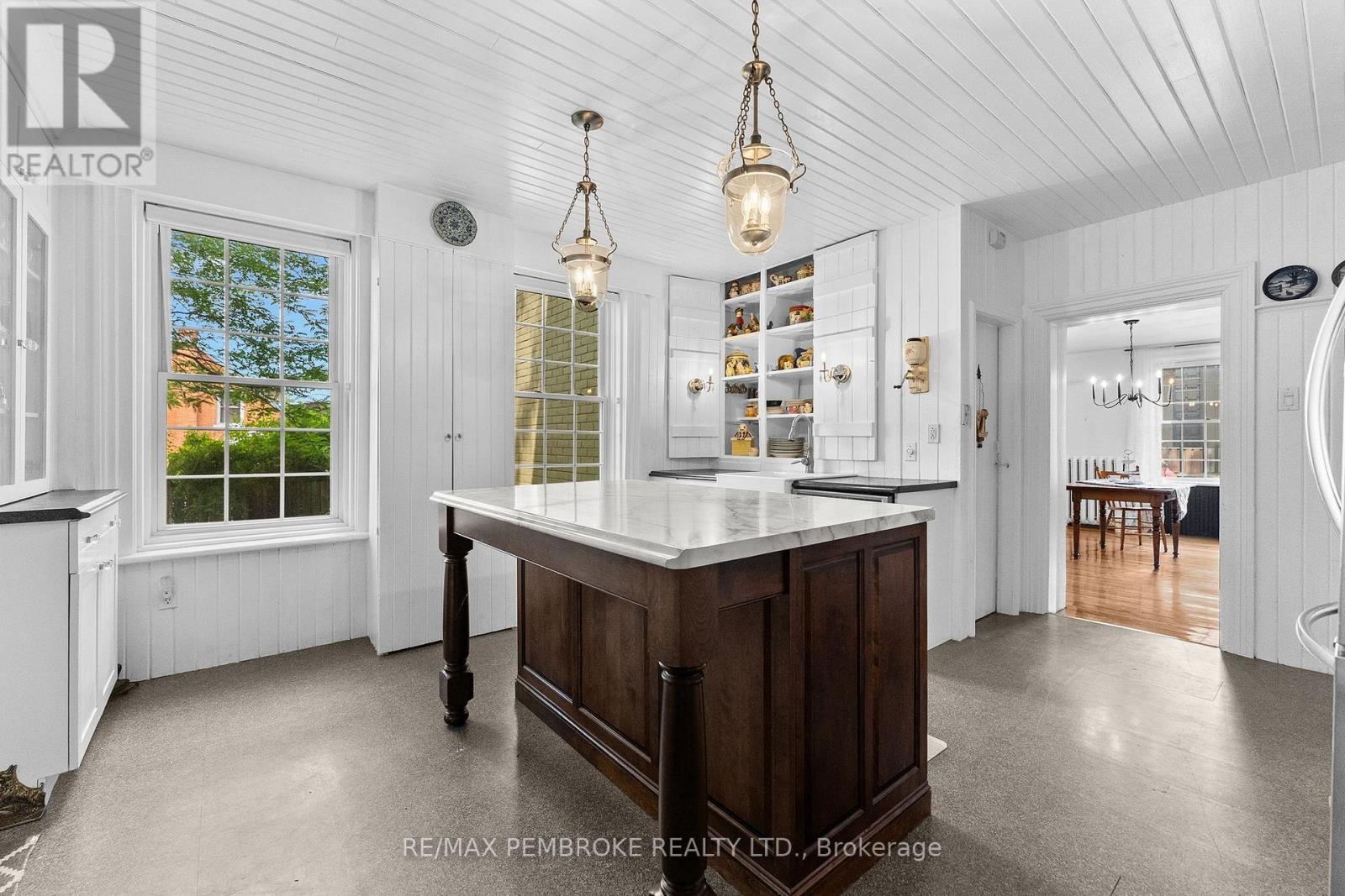 233 CATHERINE STREET - 23