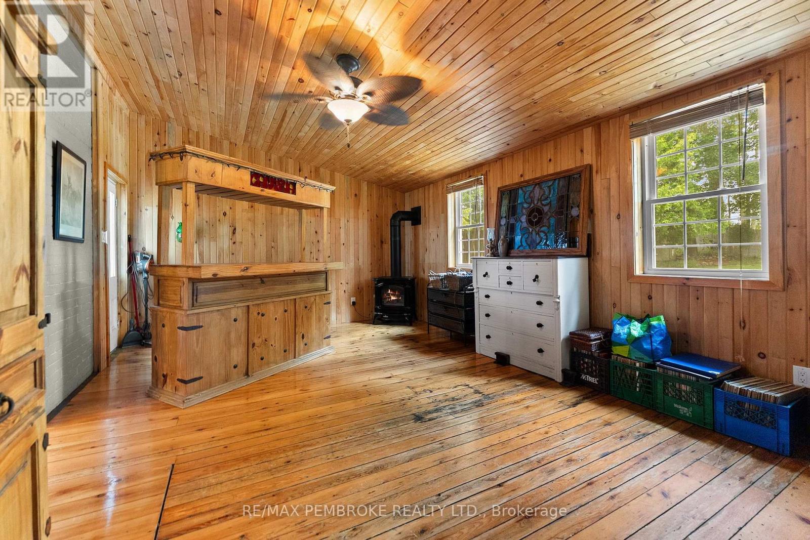 233 CATHERINE STREET - 24