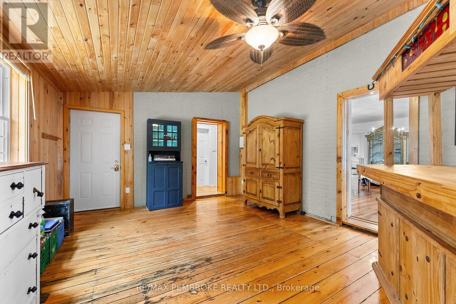 233 CATHERINE STREET - Image 25