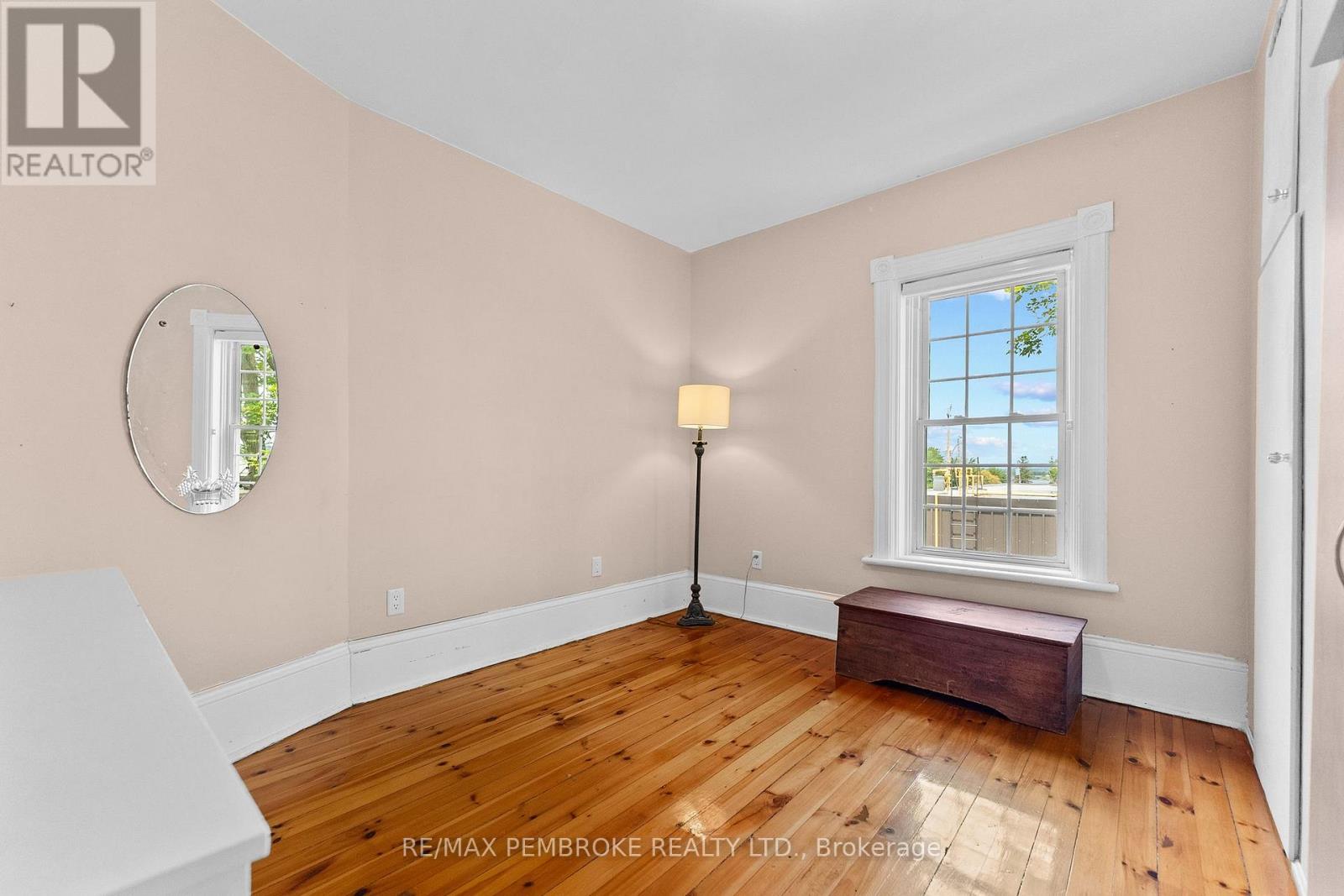 233 CATHERINE STREET - Image 30