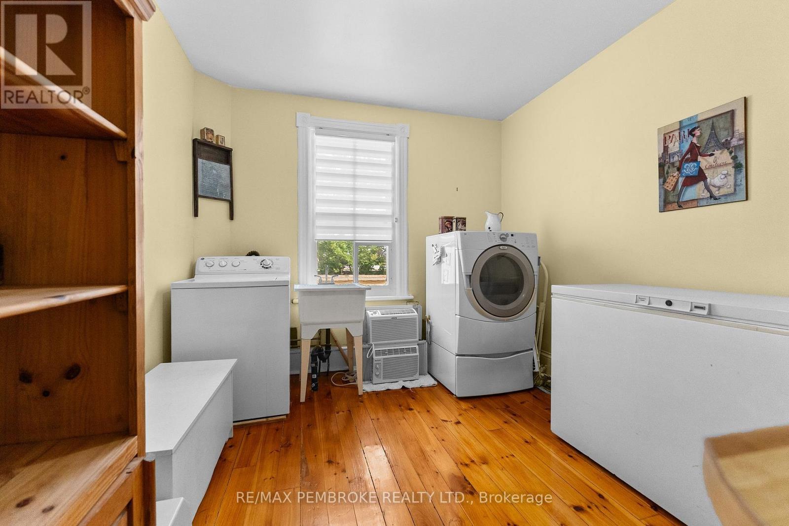 233 CATHERINE STREET - 35