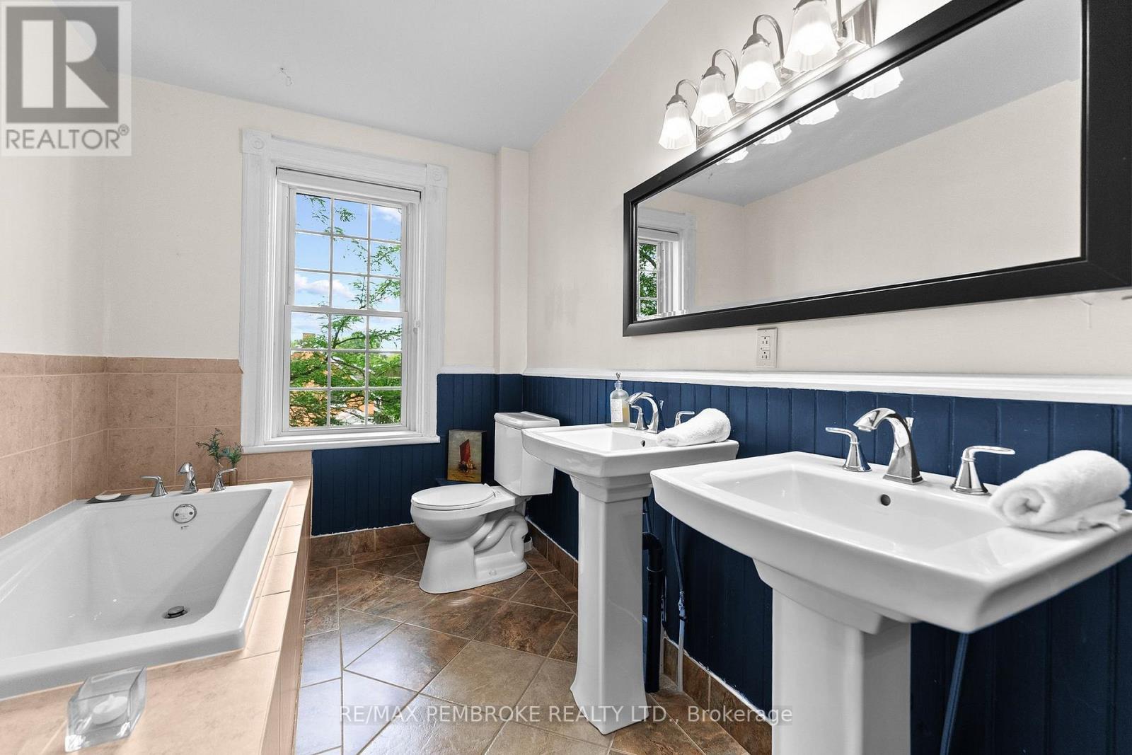 233 CATHERINE STREET - Image 36