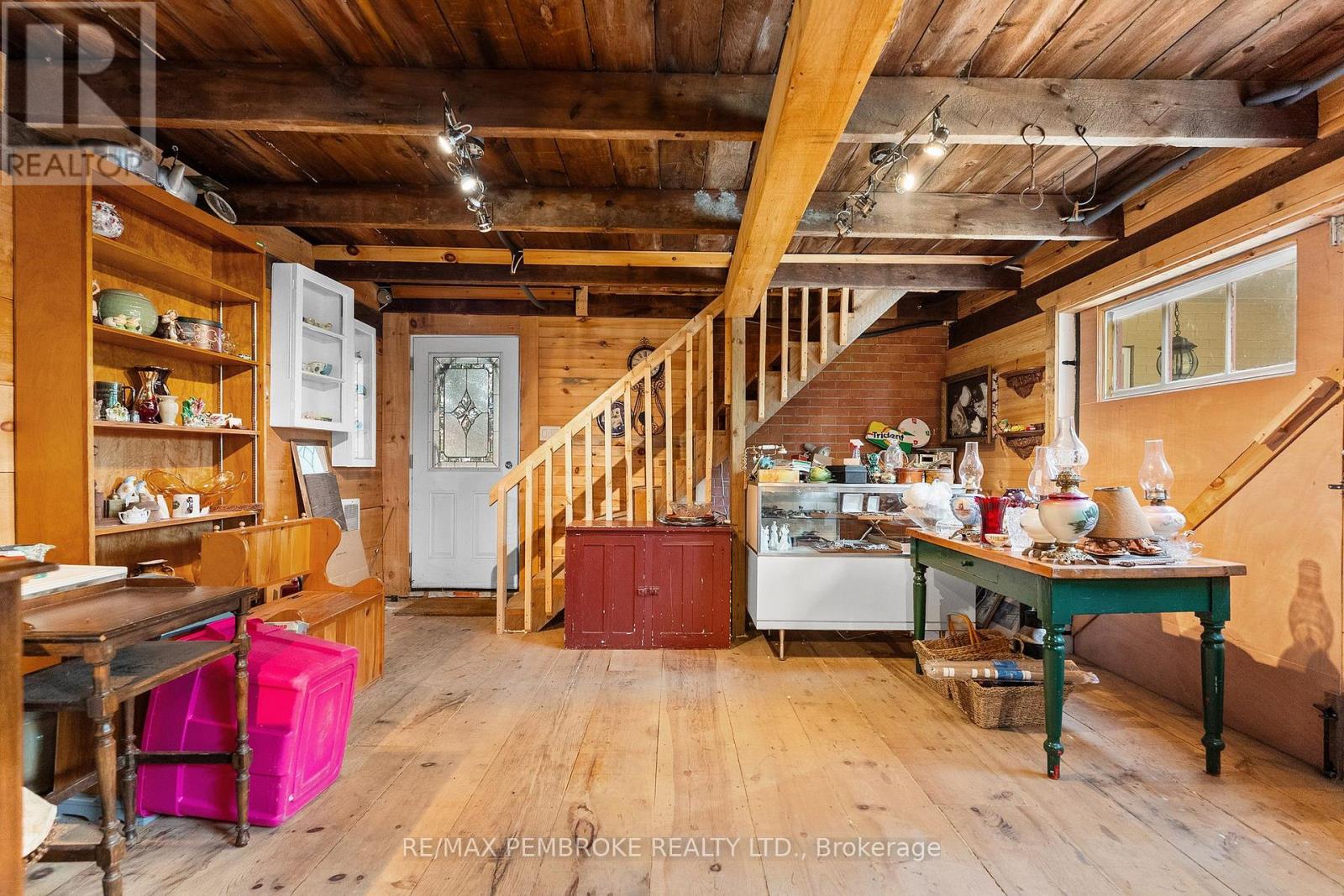 233 CATHERINE STREET - Image 38