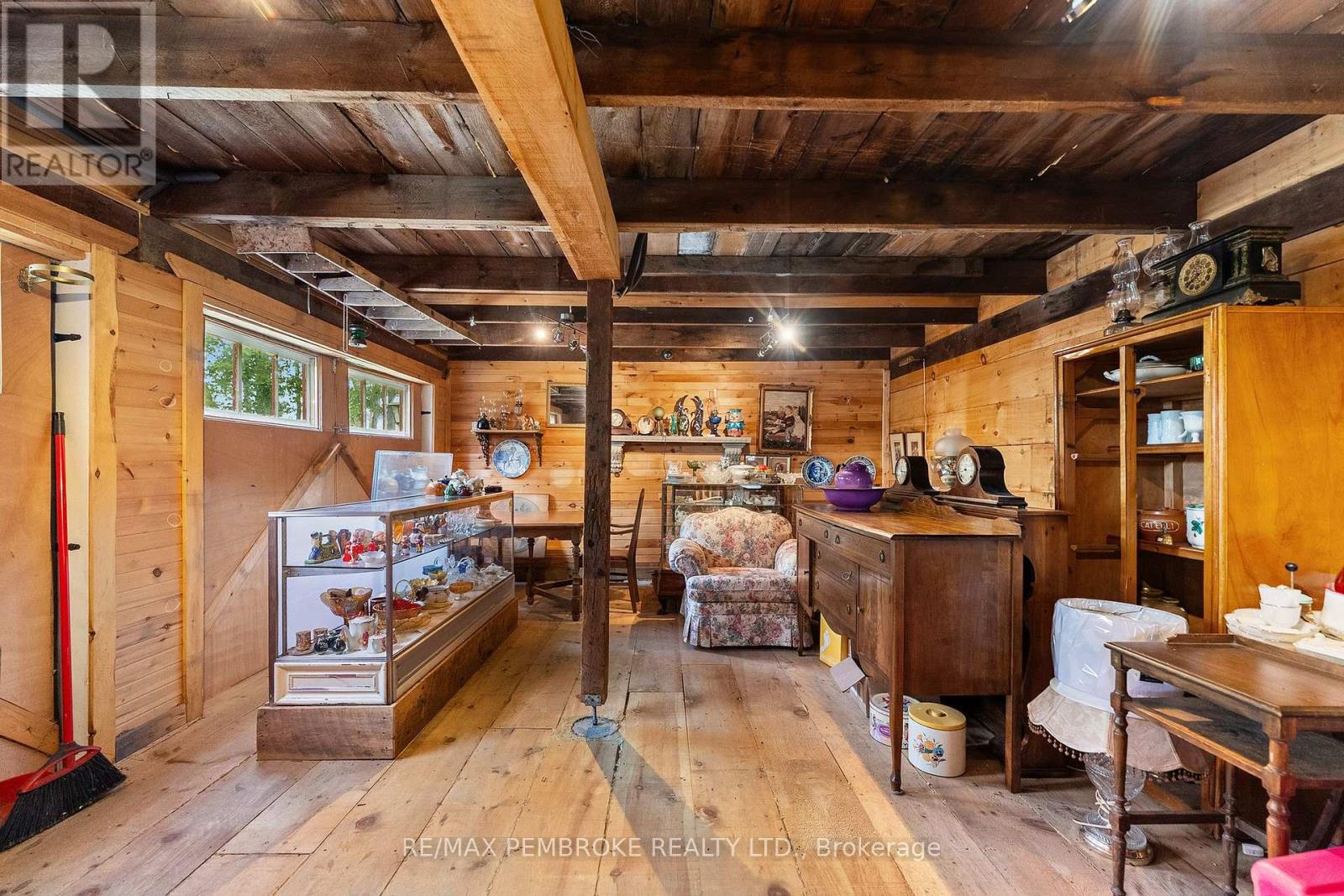 233 CATHERINE STREET - Image 39