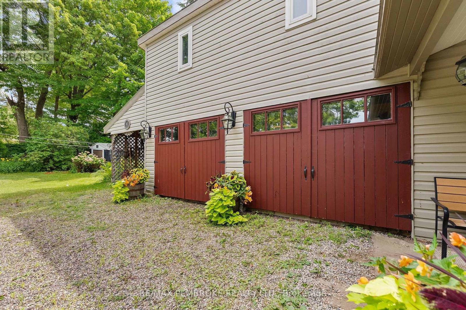 233 CATHERINE STREET - 44