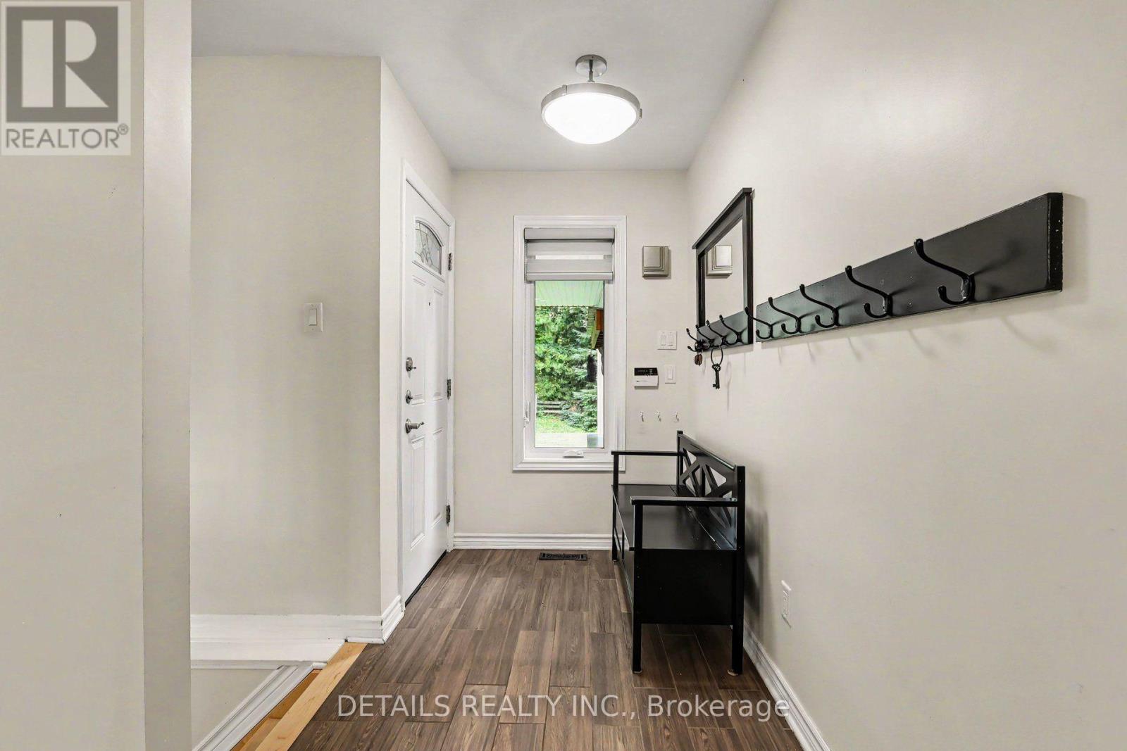 2 CLARENCE COURT - 33
