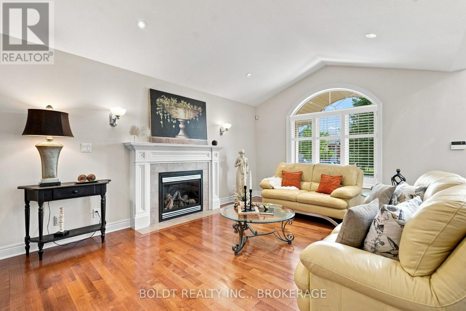 9 NICHOLAS DRIVE - Image 13