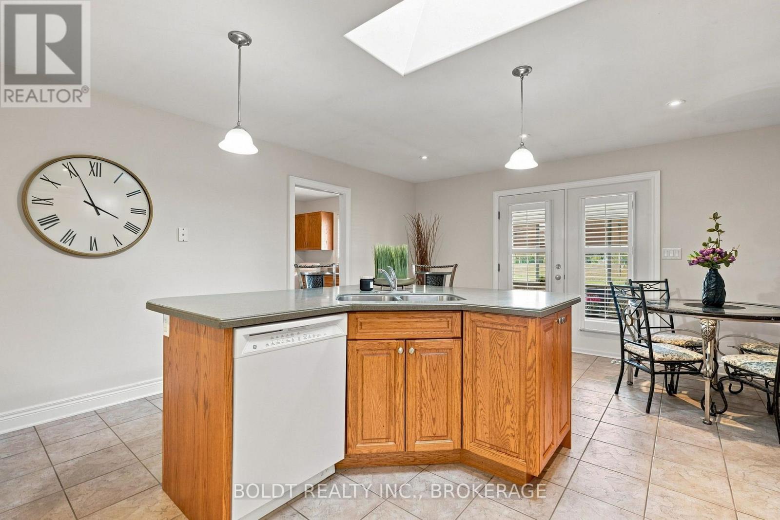 9 NICHOLAS DRIVE - Image 21