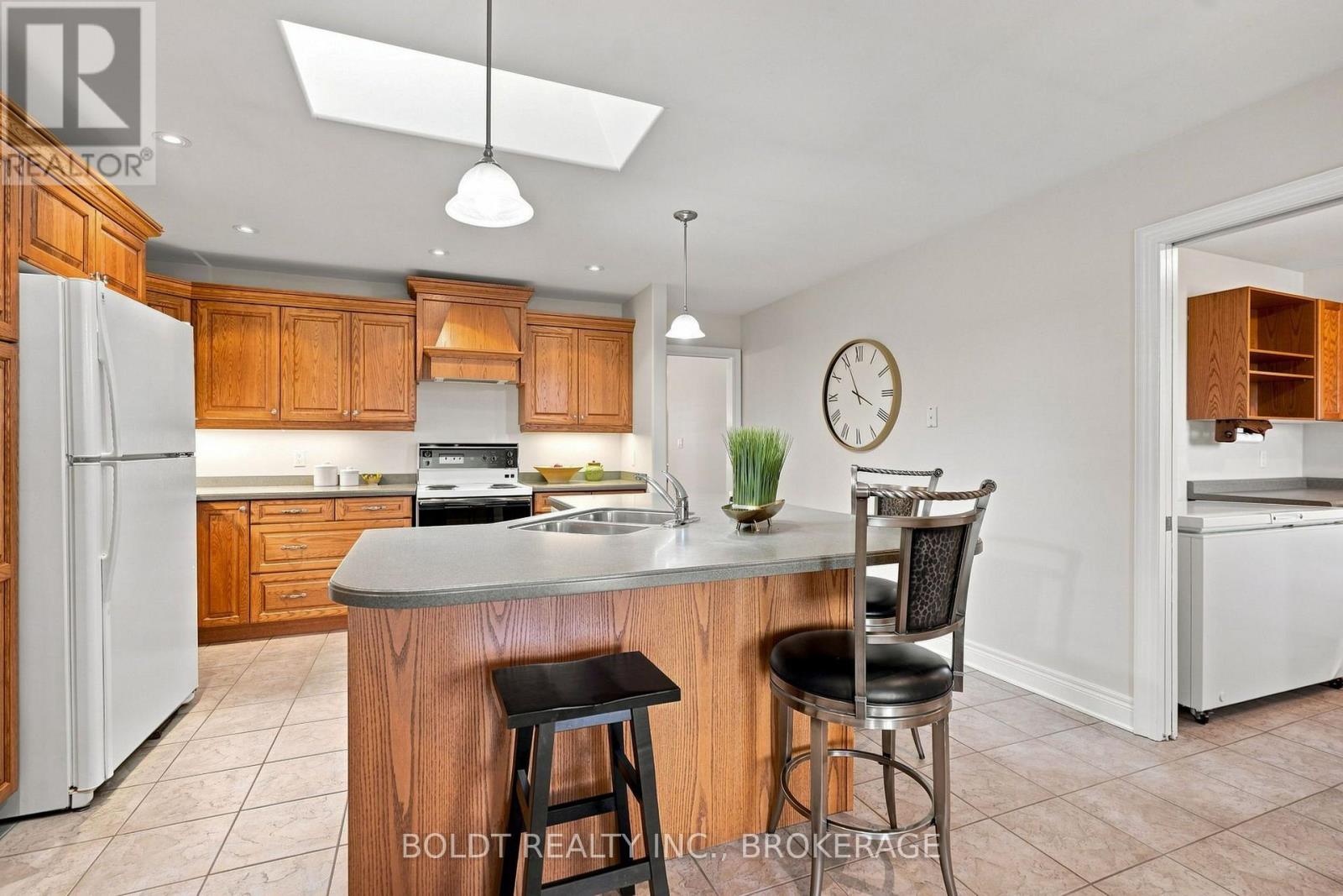 9 NICHOLAS DRIVE - Image 22