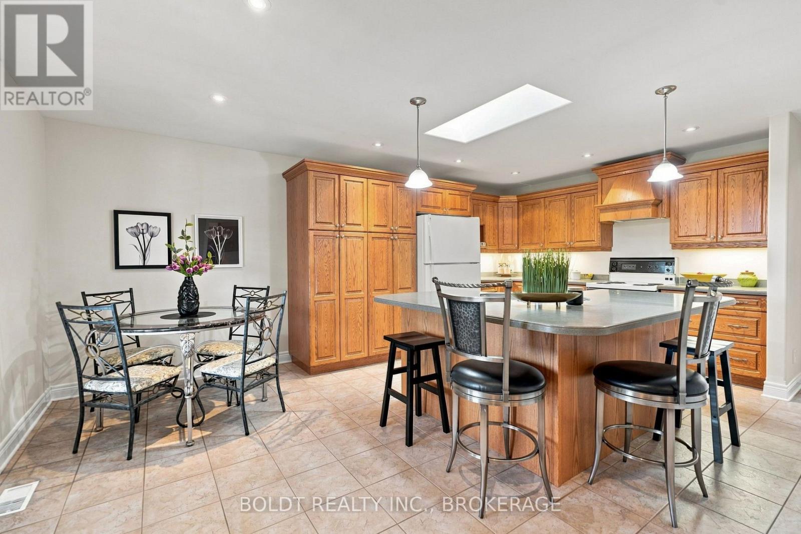 9 NICHOLAS DRIVE - Image 23
