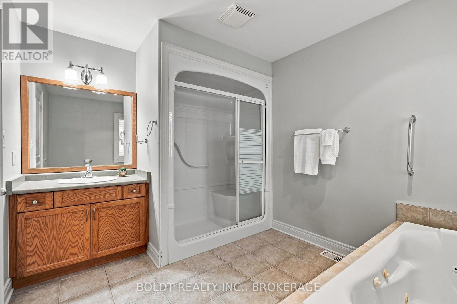 9 NICHOLAS DRIVE - Image 34