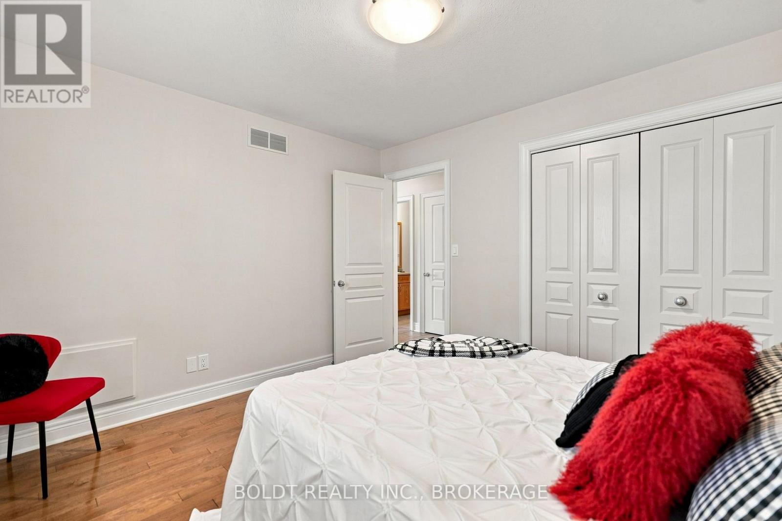 9 NICHOLAS DRIVE - Image 36