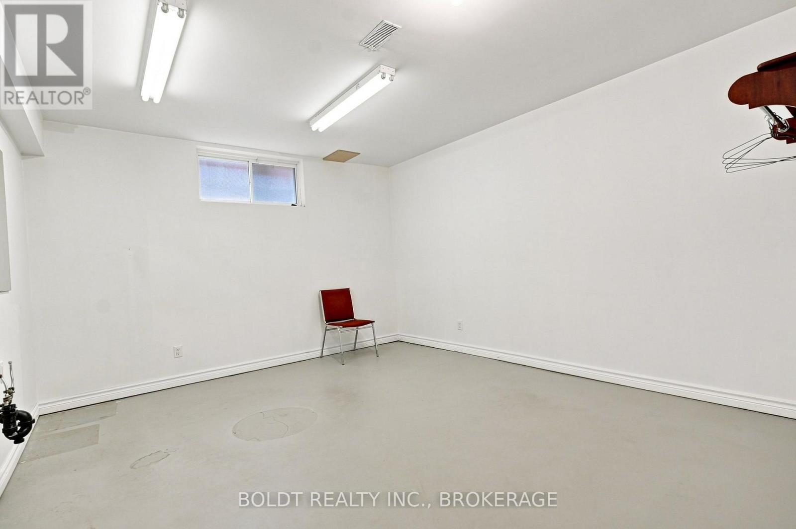 9 NICHOLAS DRIVE - Image 40