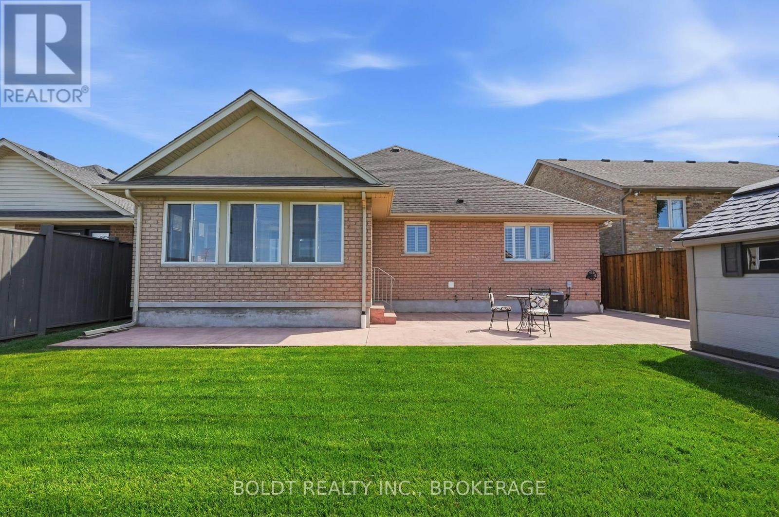 9 NICHOLAS DRIVE - Image 44