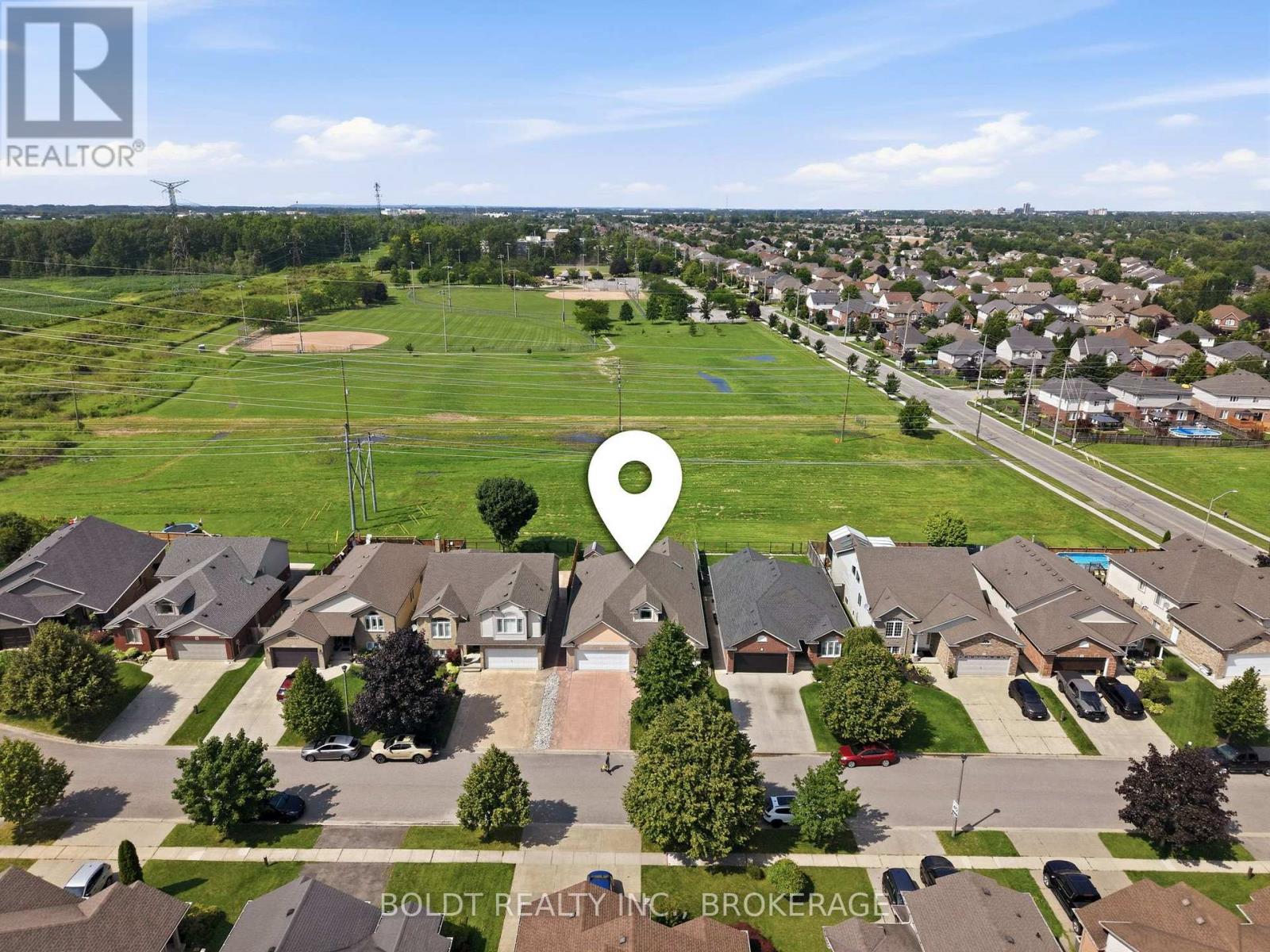 9 NICHOLAS DRIVE - Image 48