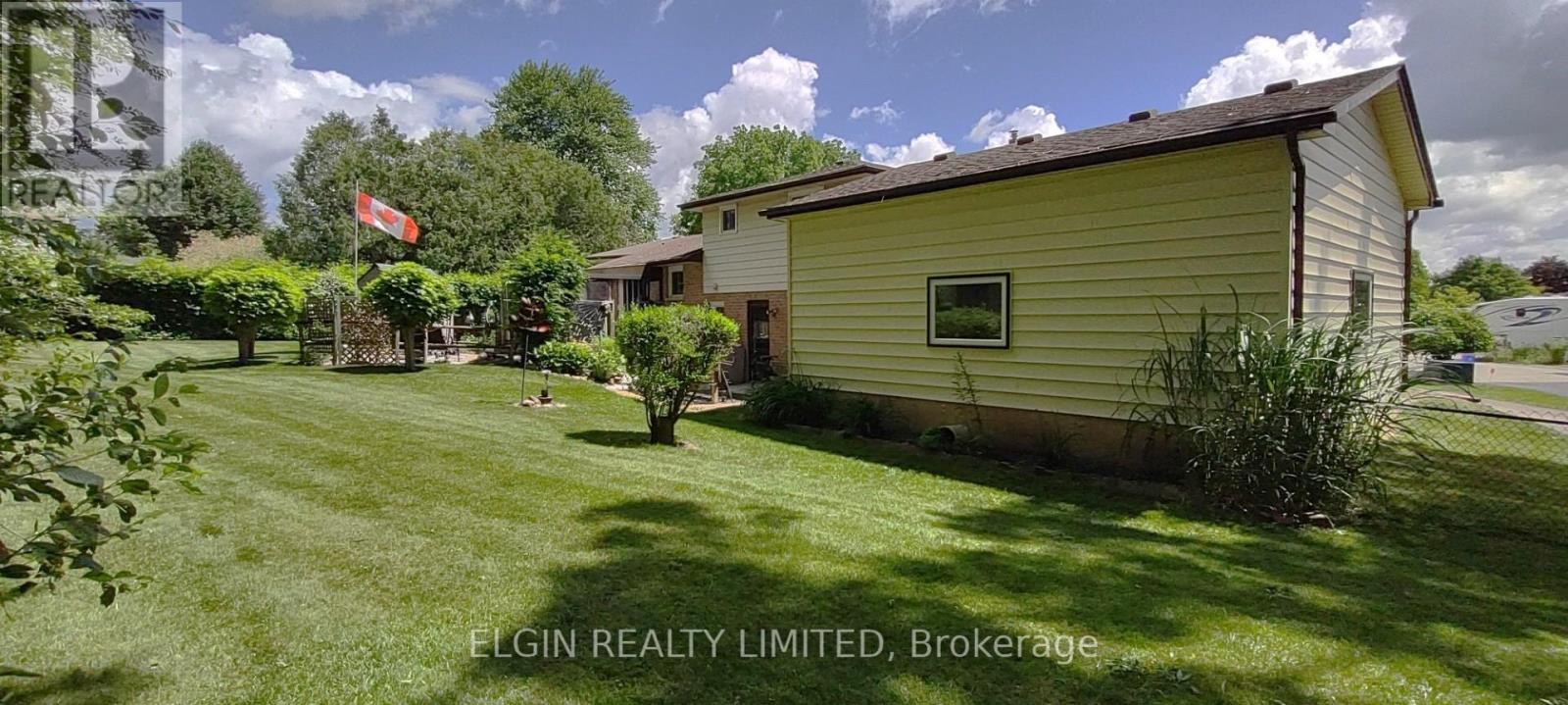 219 BRENTWOOD CRESCENT - 4