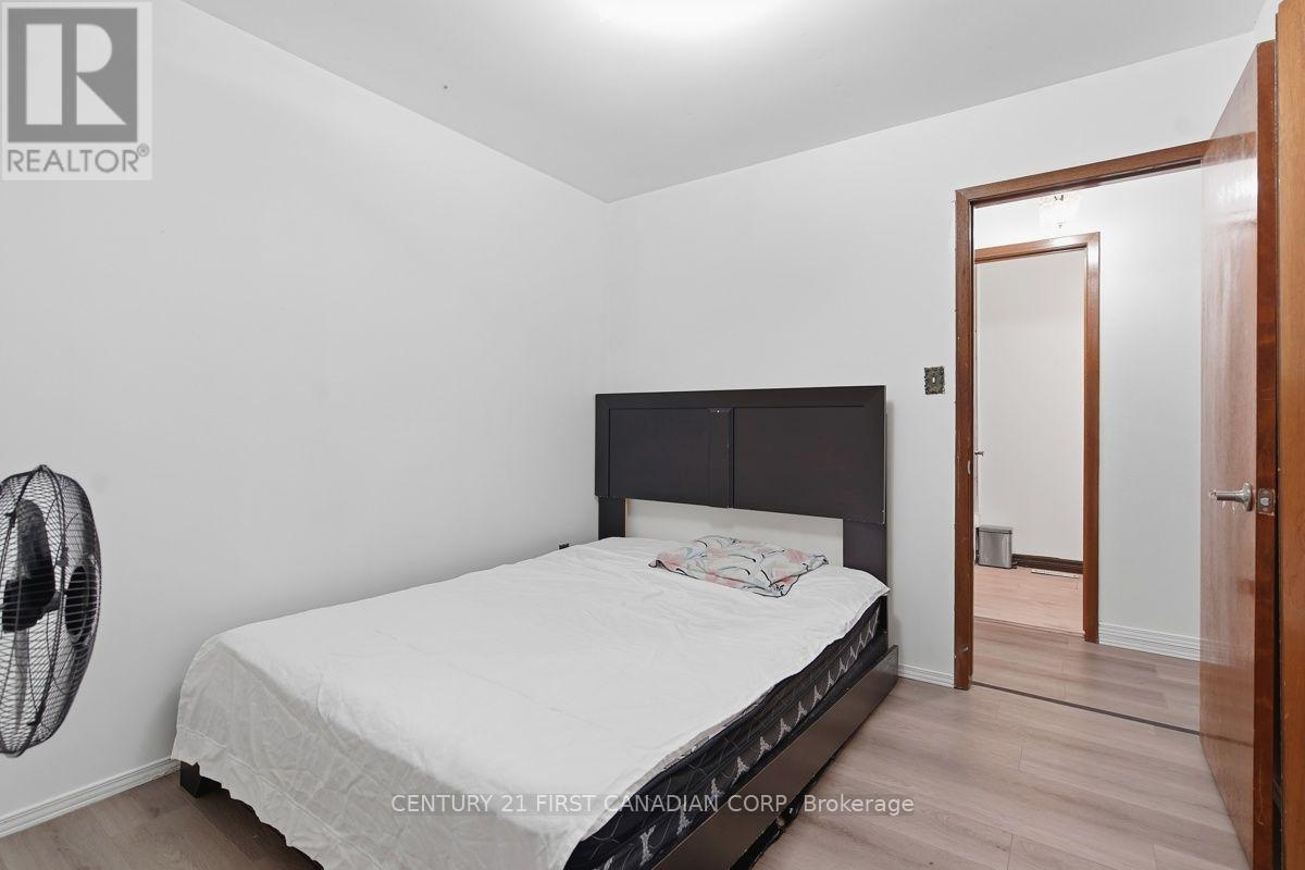 17 EDGEMERE CRESCENT - Image 6