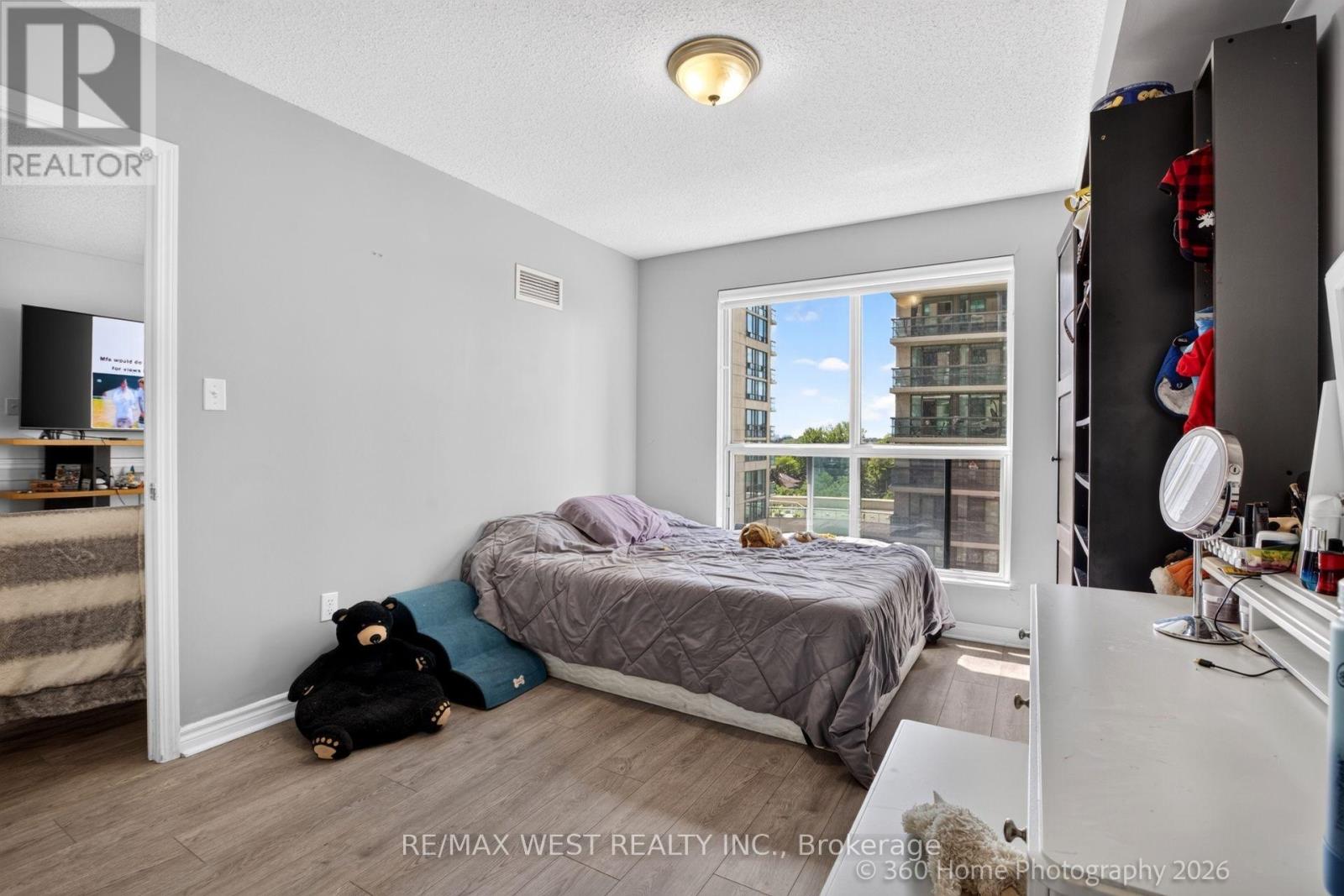 #706 7 LORRAINE DRIVE - 18