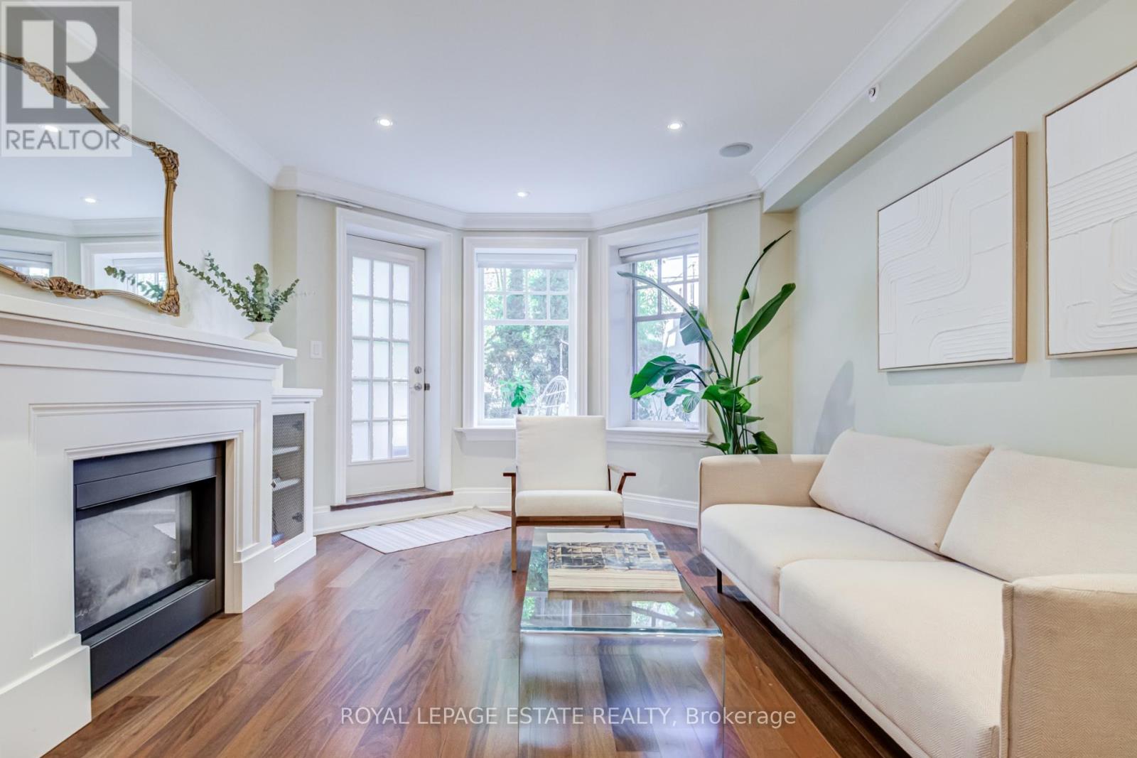 #1D 319 LONSDALE ROAD - 11