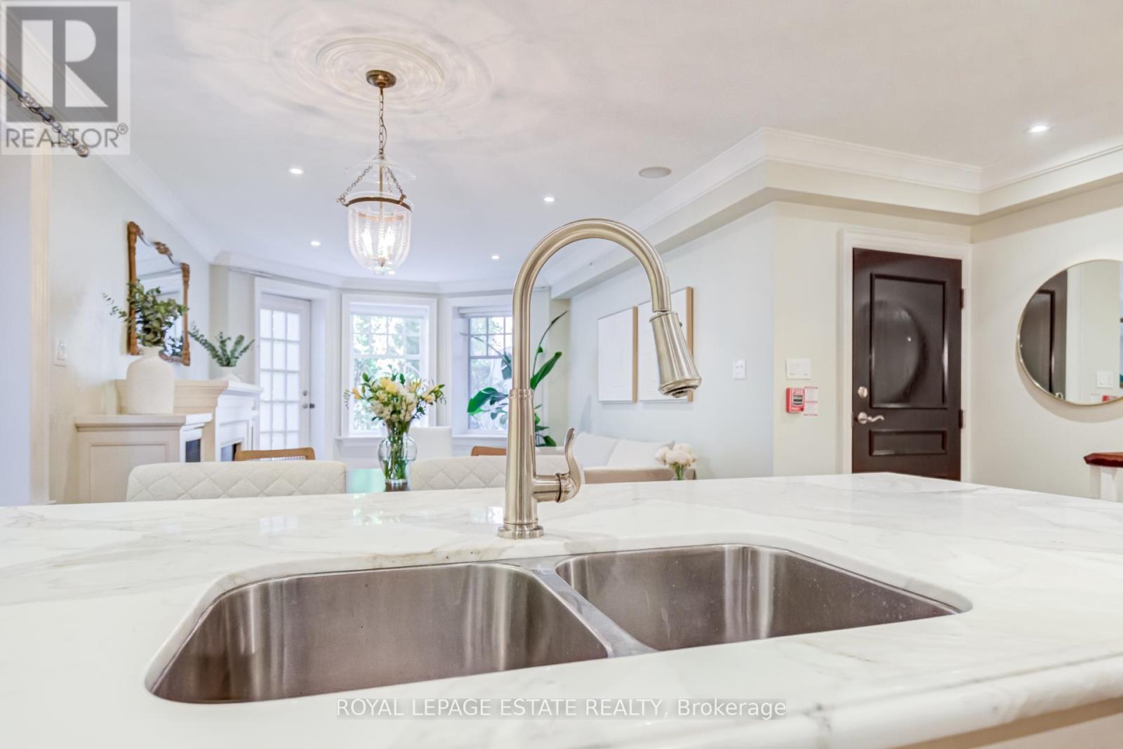 #1D 319 LONSDALE ROAD - 18