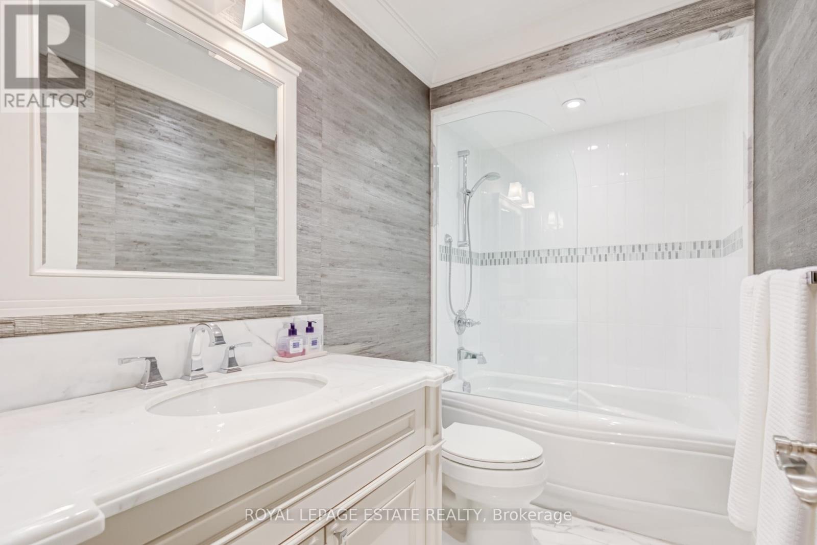 #1D 319 LONSDALE ROAD - 27