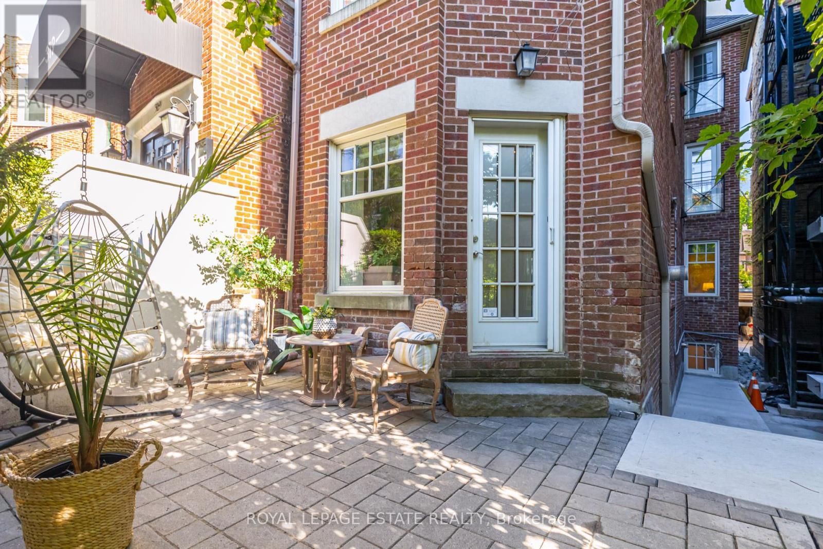 #1D 319 LONSDALE ROAD - Image 4