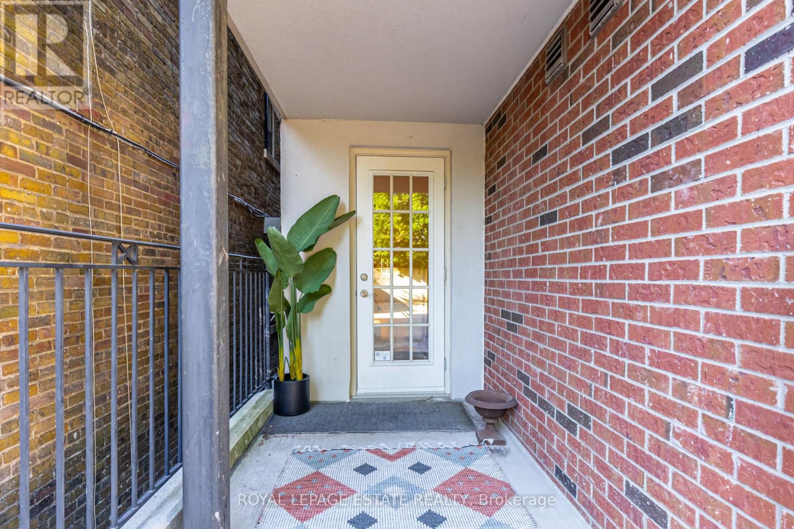 #1D 319 LONSDALE ROAD - 47