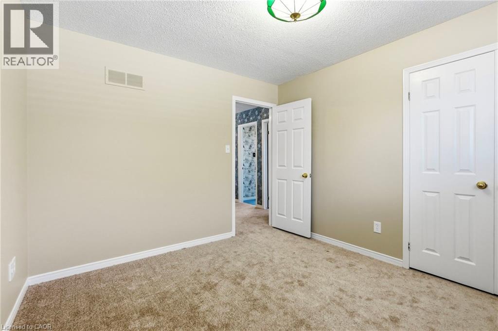 121 FIRST Road W - Image 19