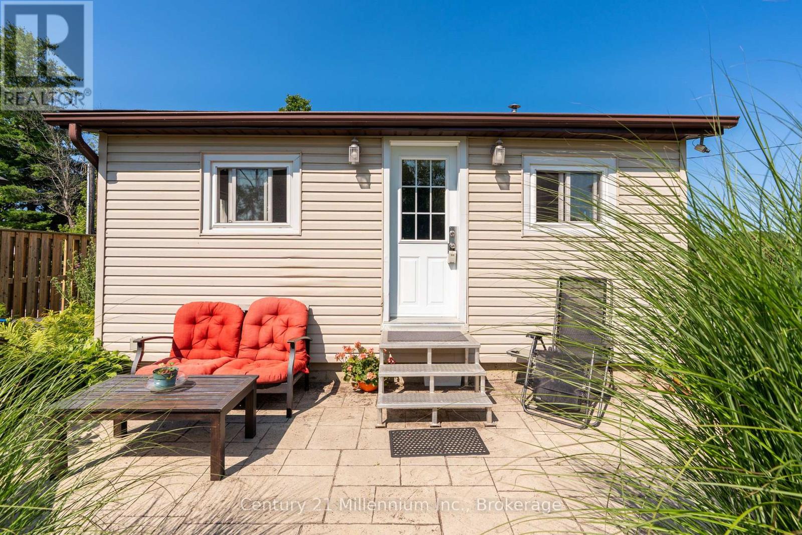 661 WATSON STREET - Image 11