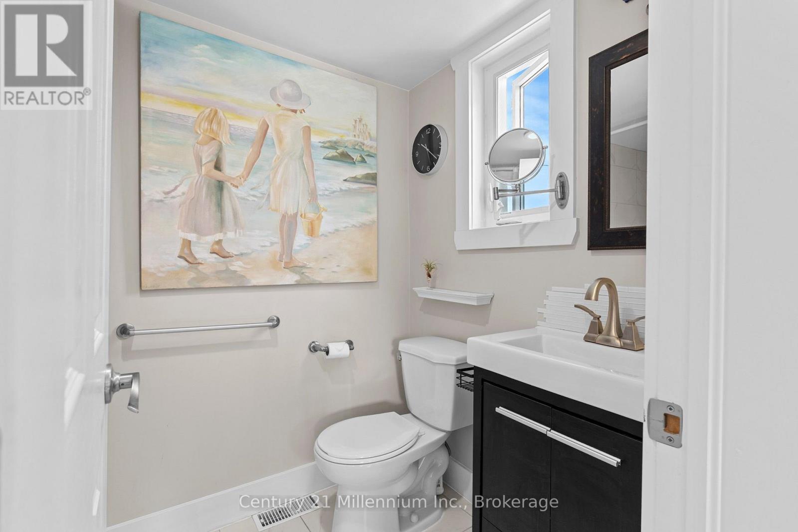 661 WATSON STREET - Image 25