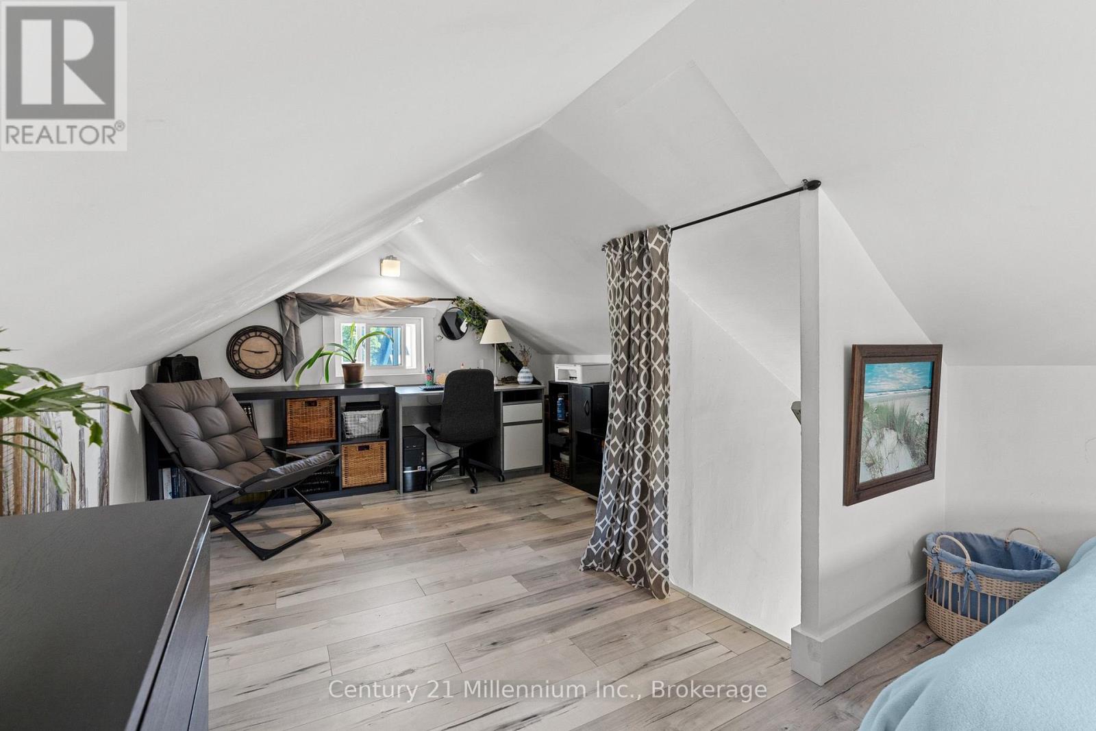661 WATSON STREET - Image 27