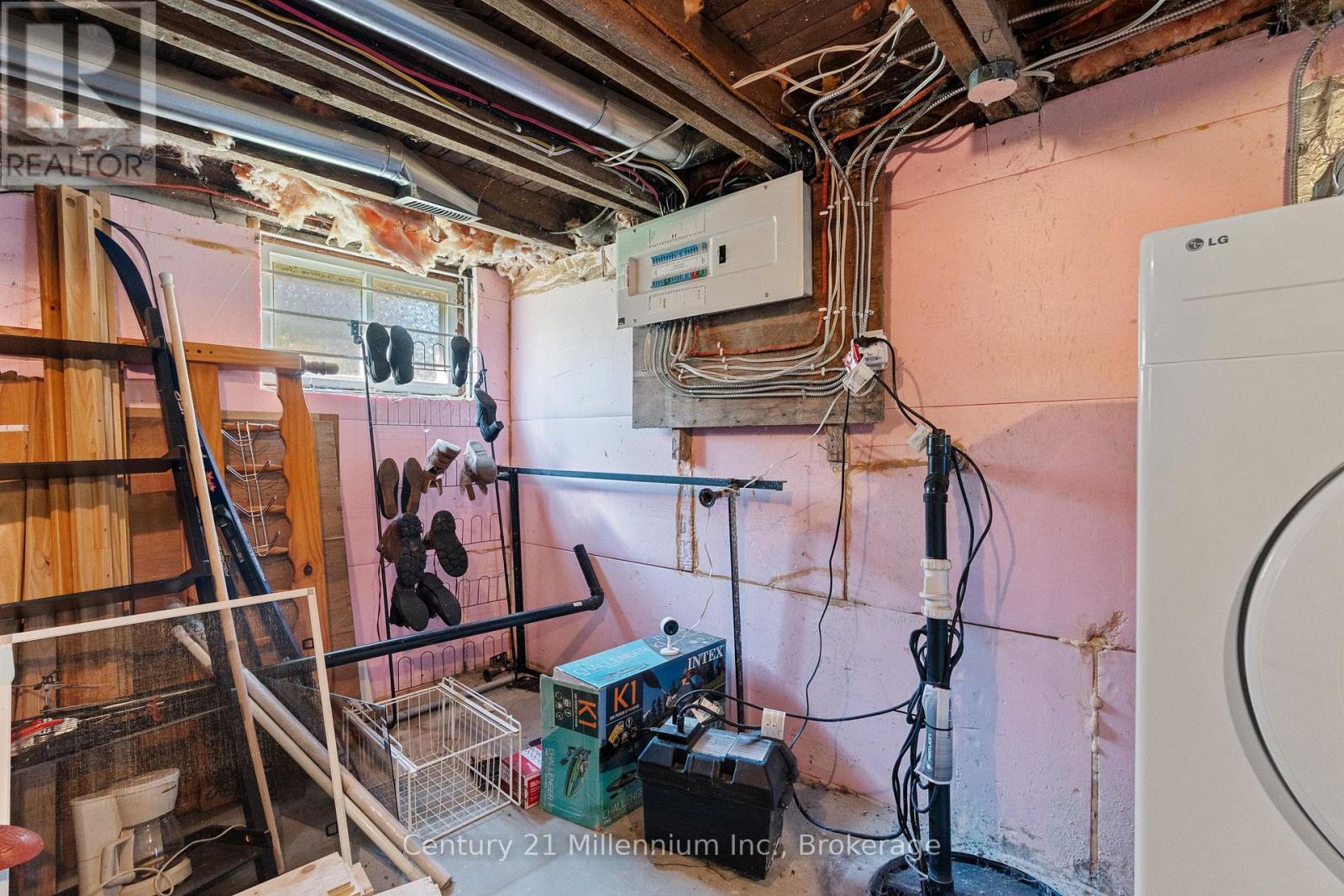 661 WATSON STREET - Image 29