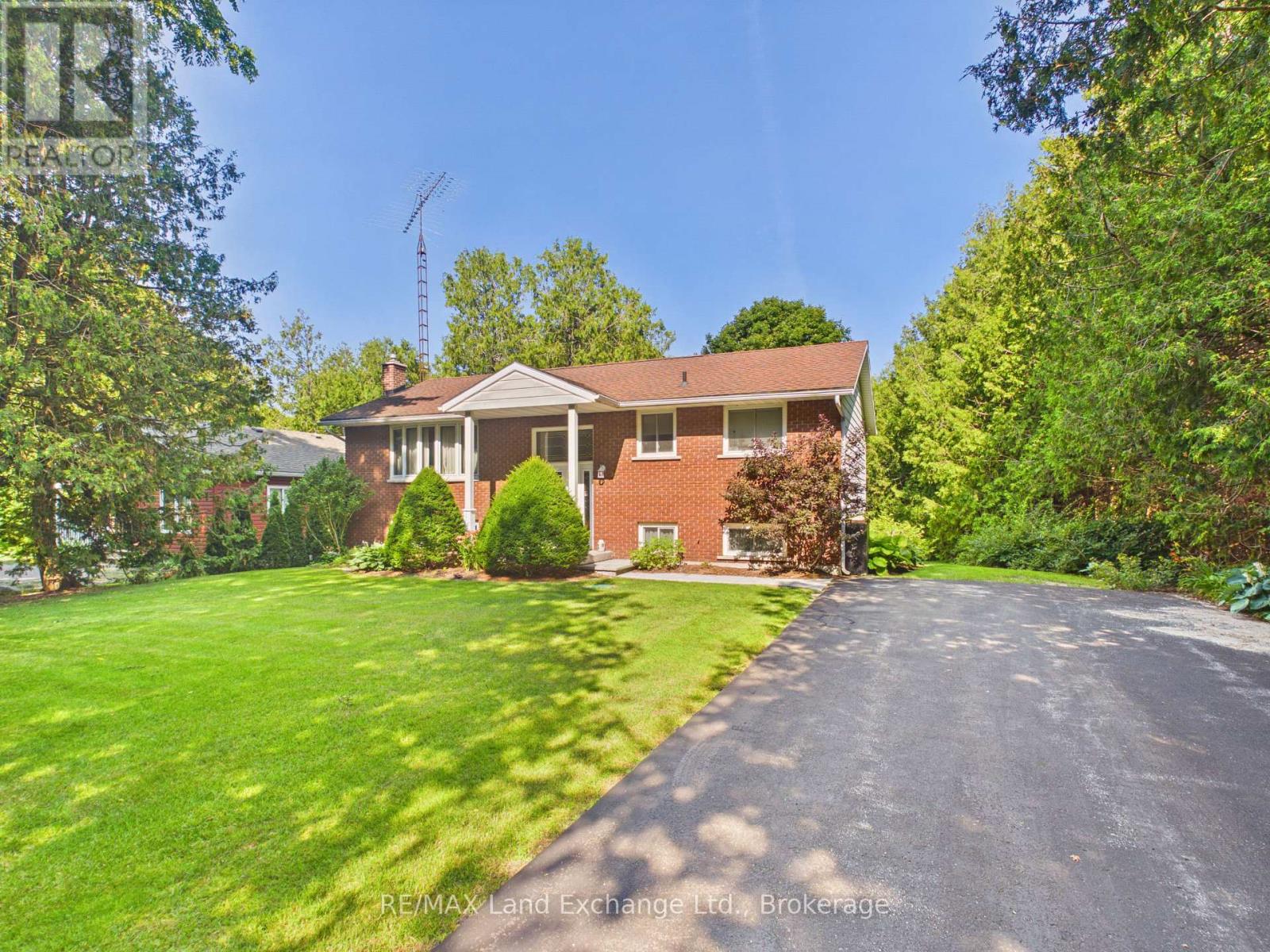 37 ALBERT ROAD, Kincardine — photo 2