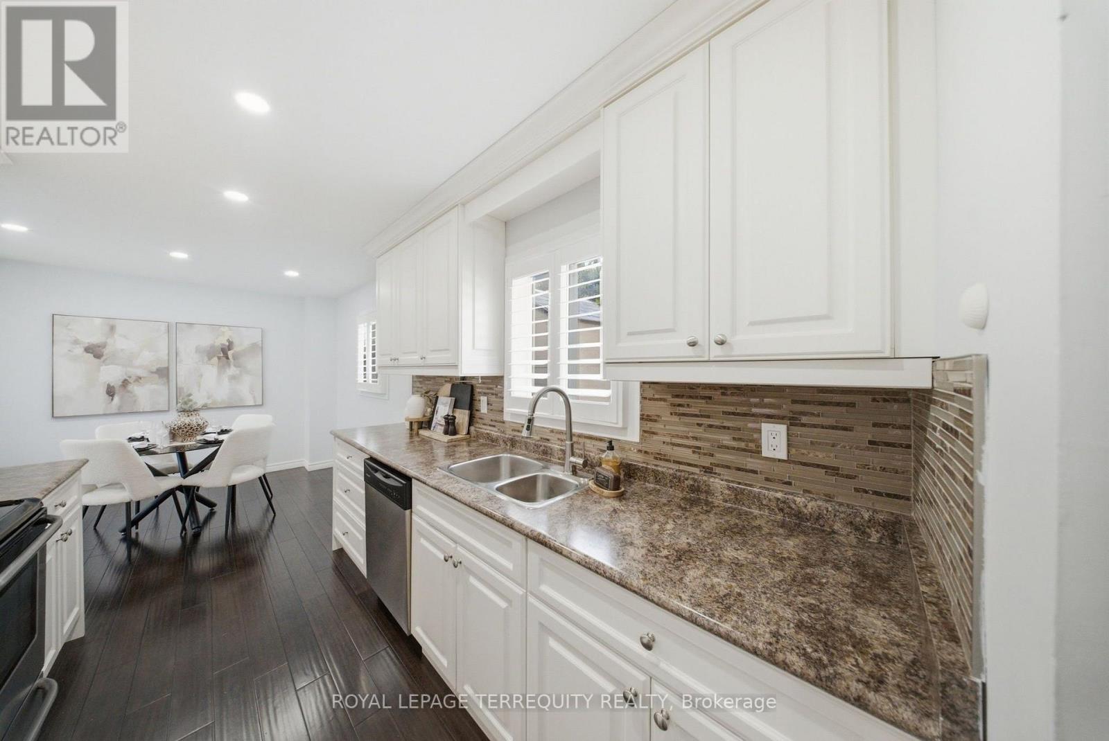 1013 ALBACORE MANOR - Image 12
