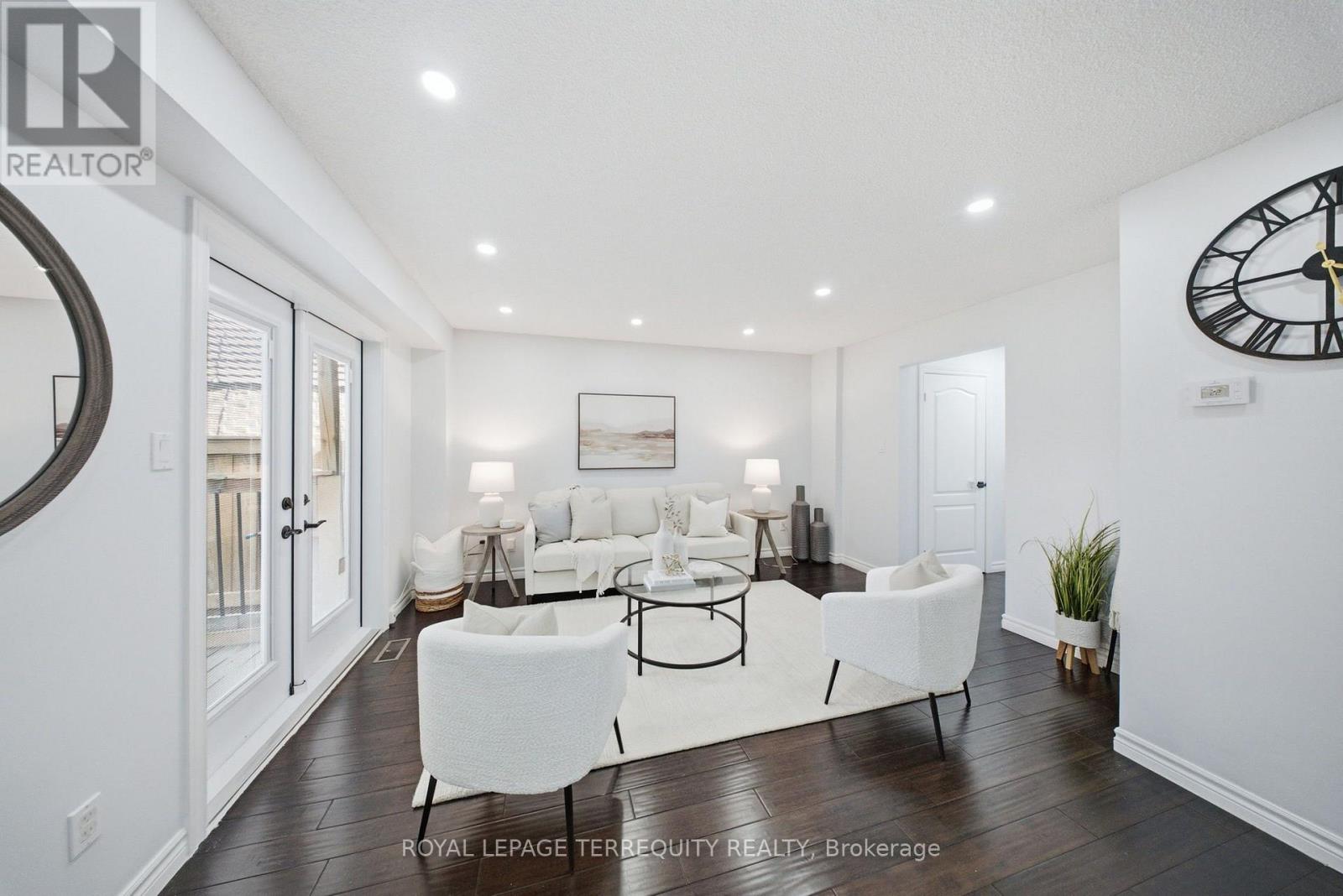 1013 ALBACORE MANOR - Image 17