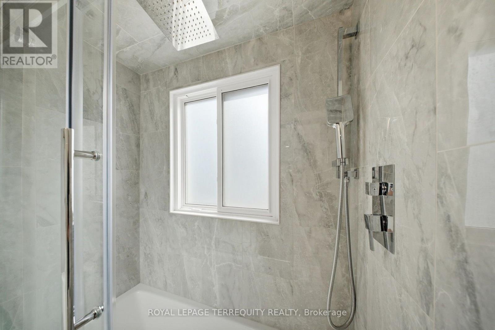 1013 ALBACORE MANOR - Image 24