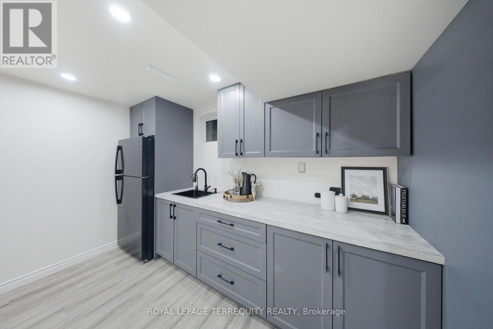 1013 ALBACORE MANOR - Image 33
