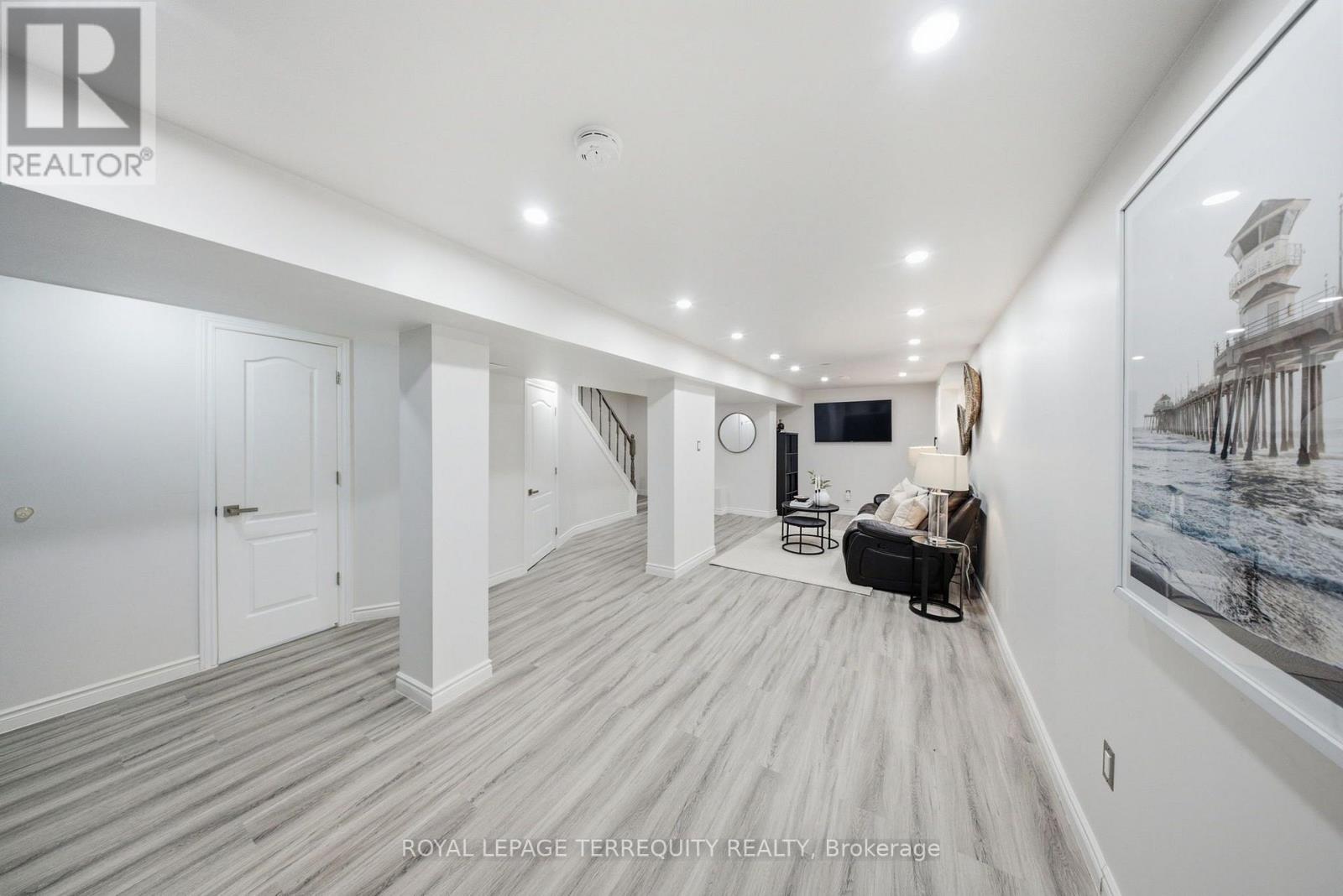 1013 ALBACORE MANOR - Image 36