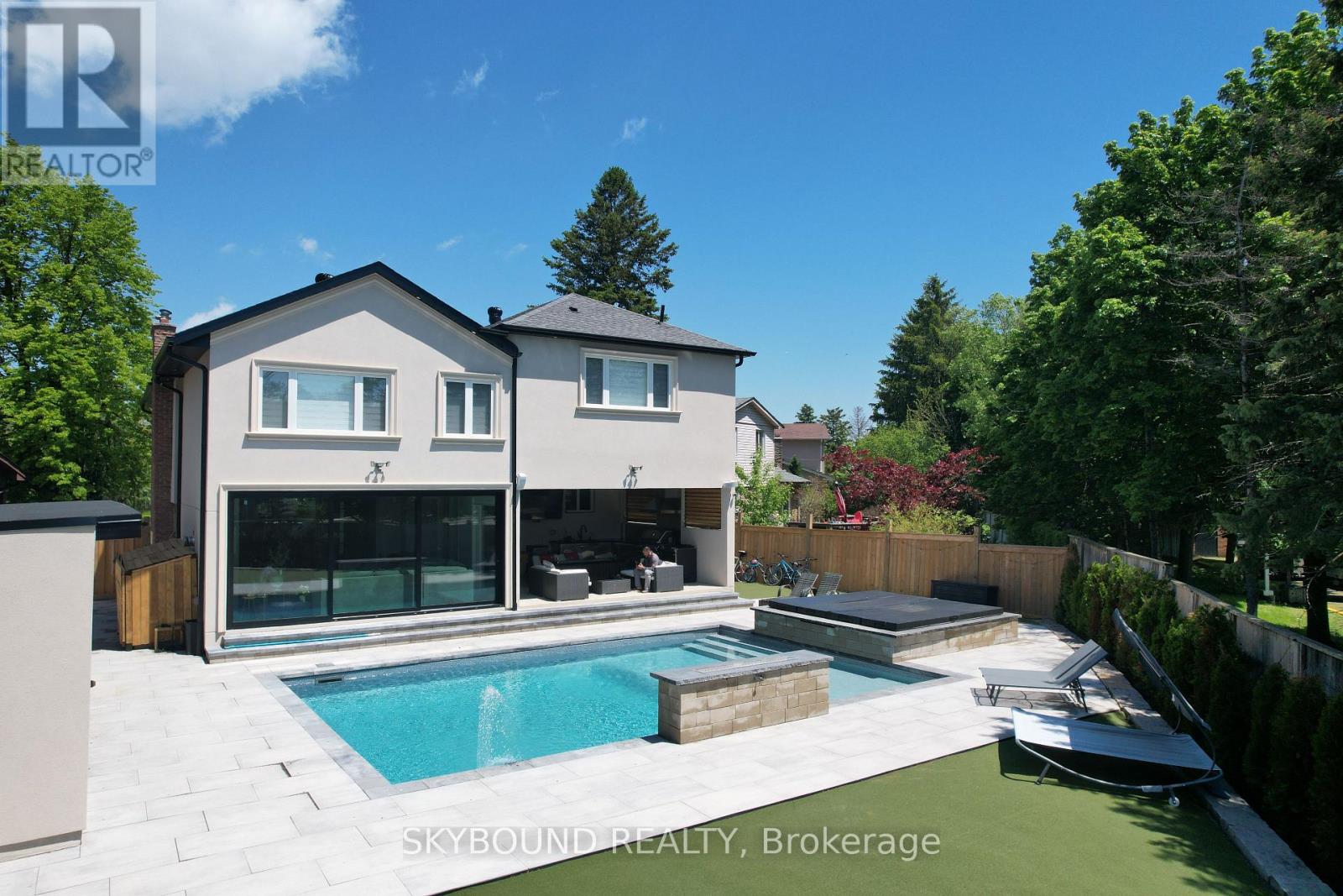 2711 SPRUCE NEEDLE COURT