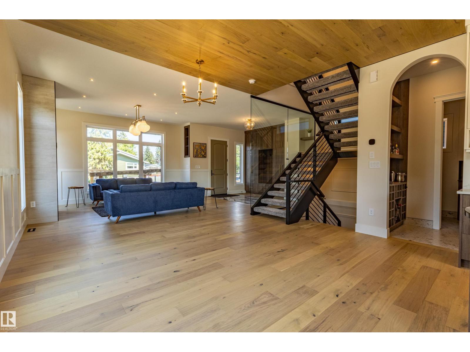4142 122 ST NW - 16