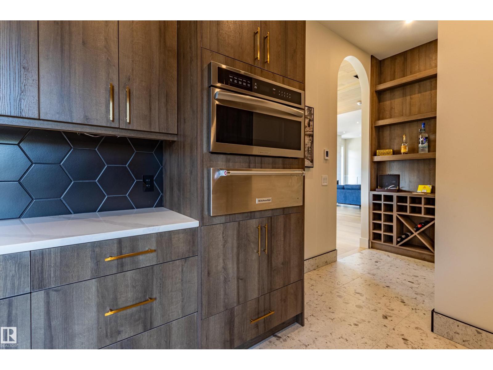4142 122 ST NW - 31