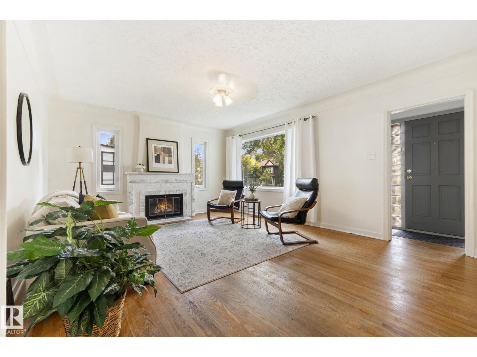 11903 125 ST NW - 4
