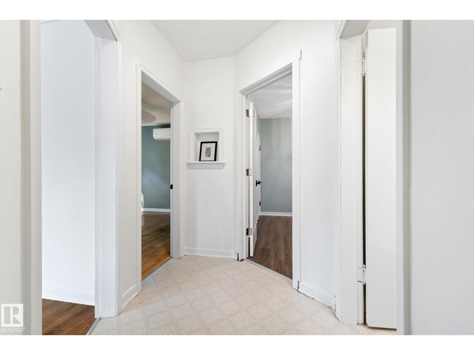 11903 125 ST NW - 9