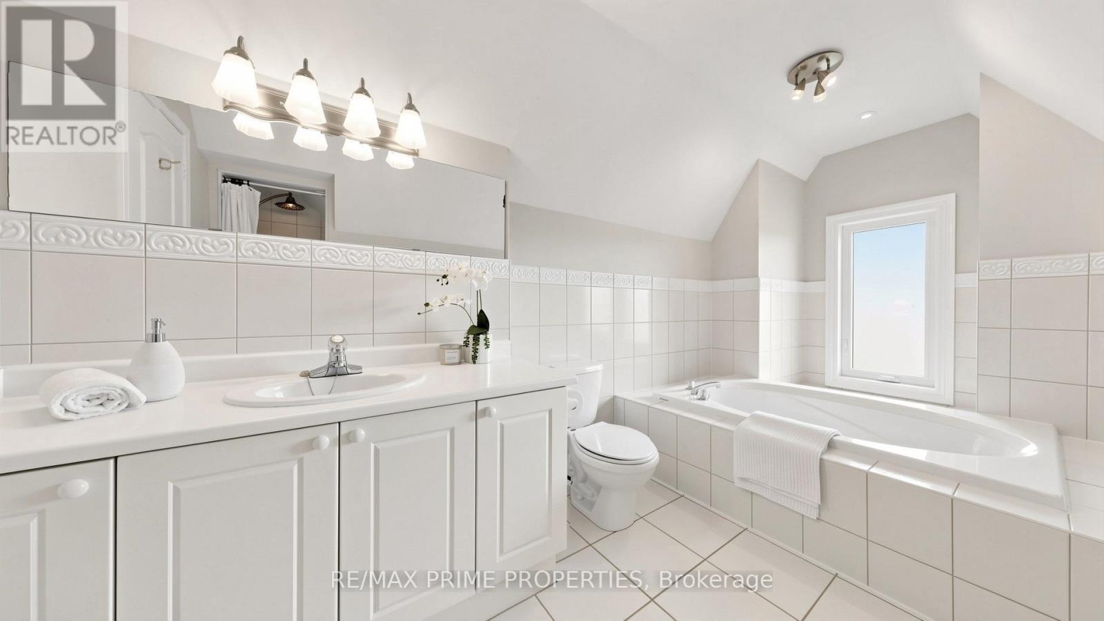 105 SETTLEMENT PARK AVENUE - Image 32