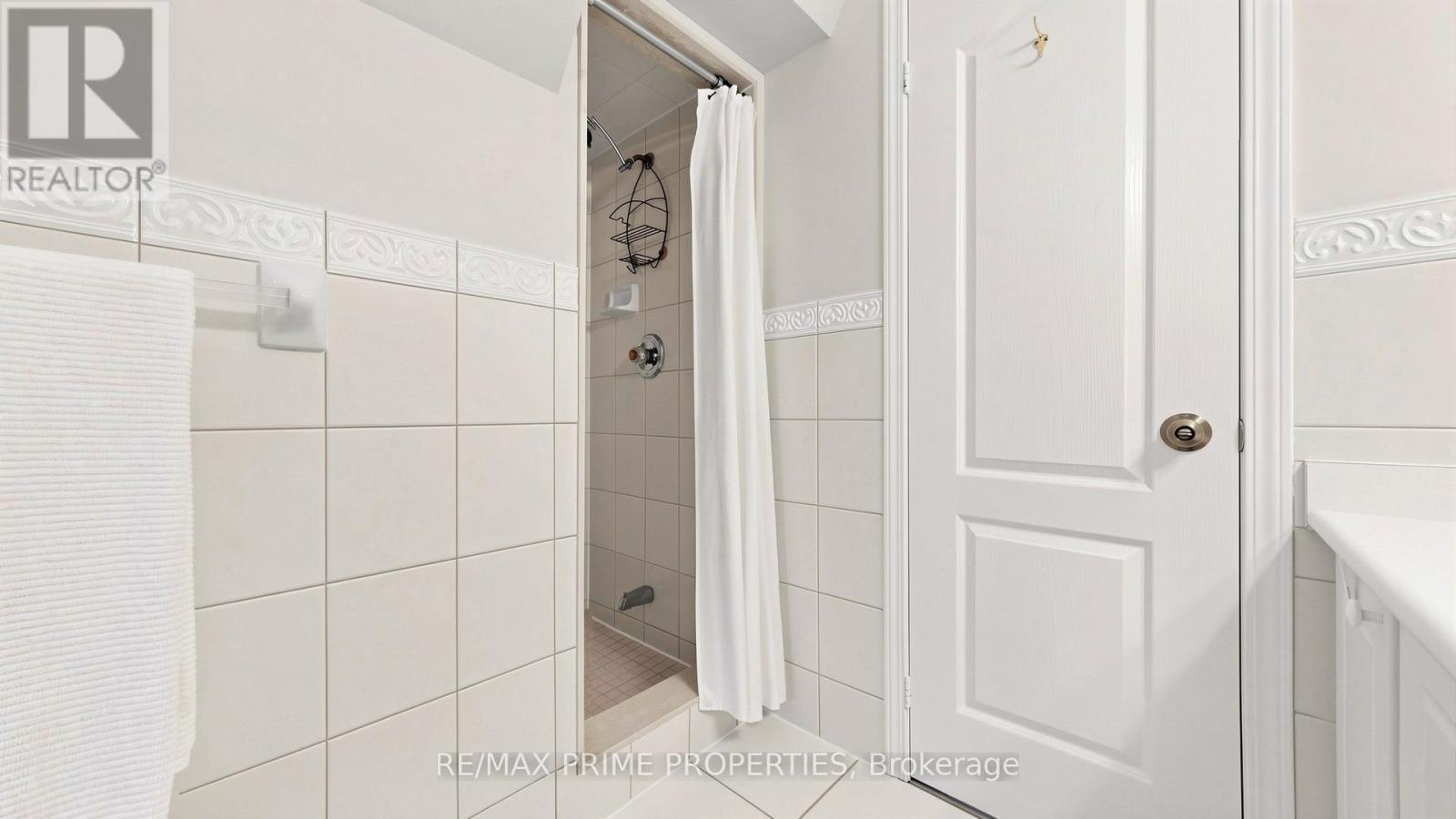 105 SETTLEMENT PARK AVENUE - Image 34
