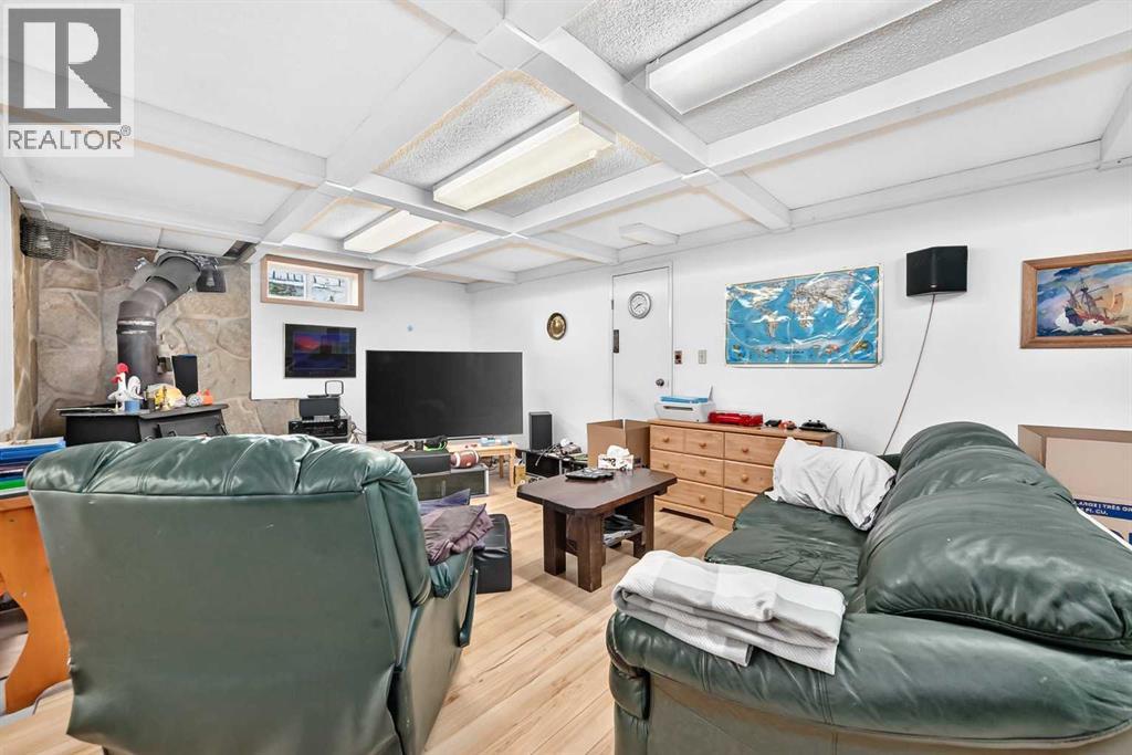 350 Silver Ridge Crescent NW - 8